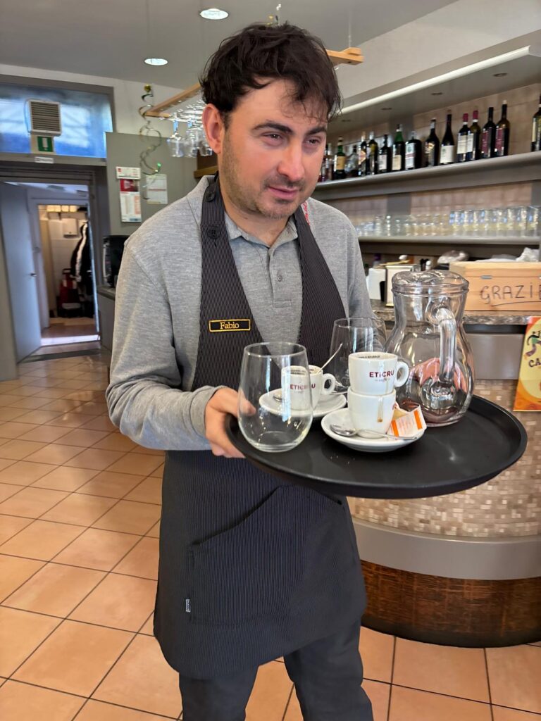 Al lavoro in sala